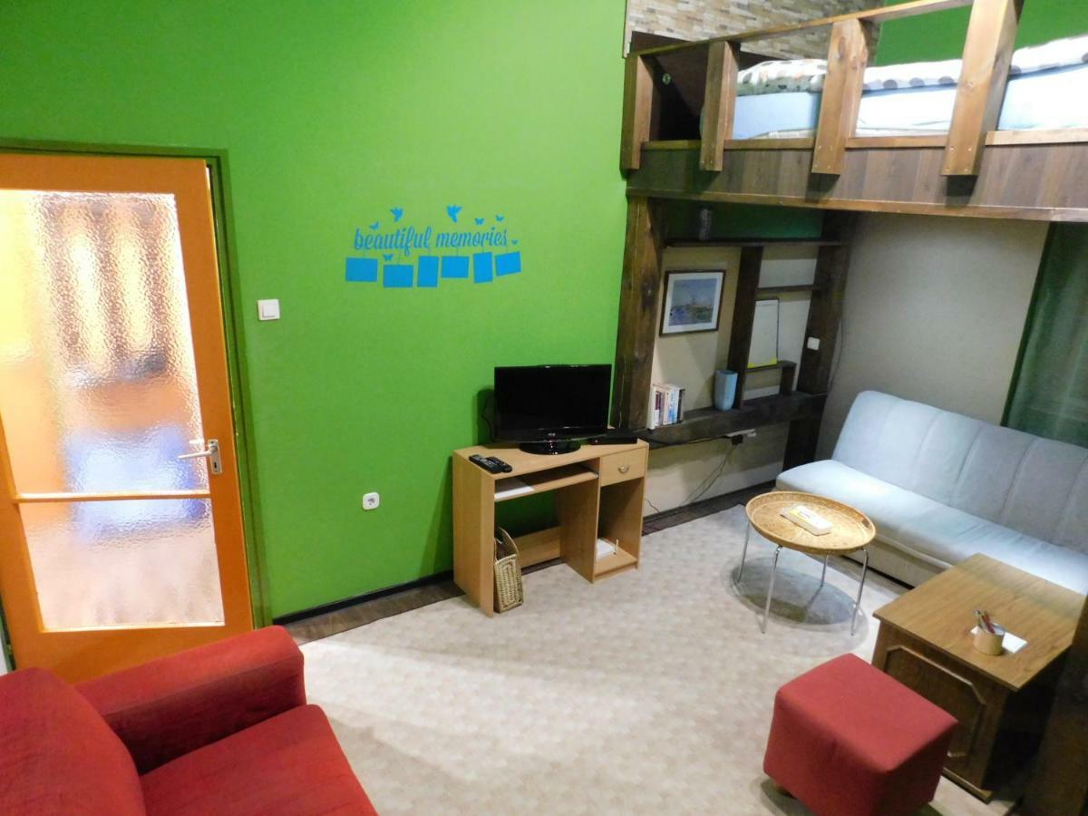 Koermend Lakas Apartment Ngoại thất bức ảnh